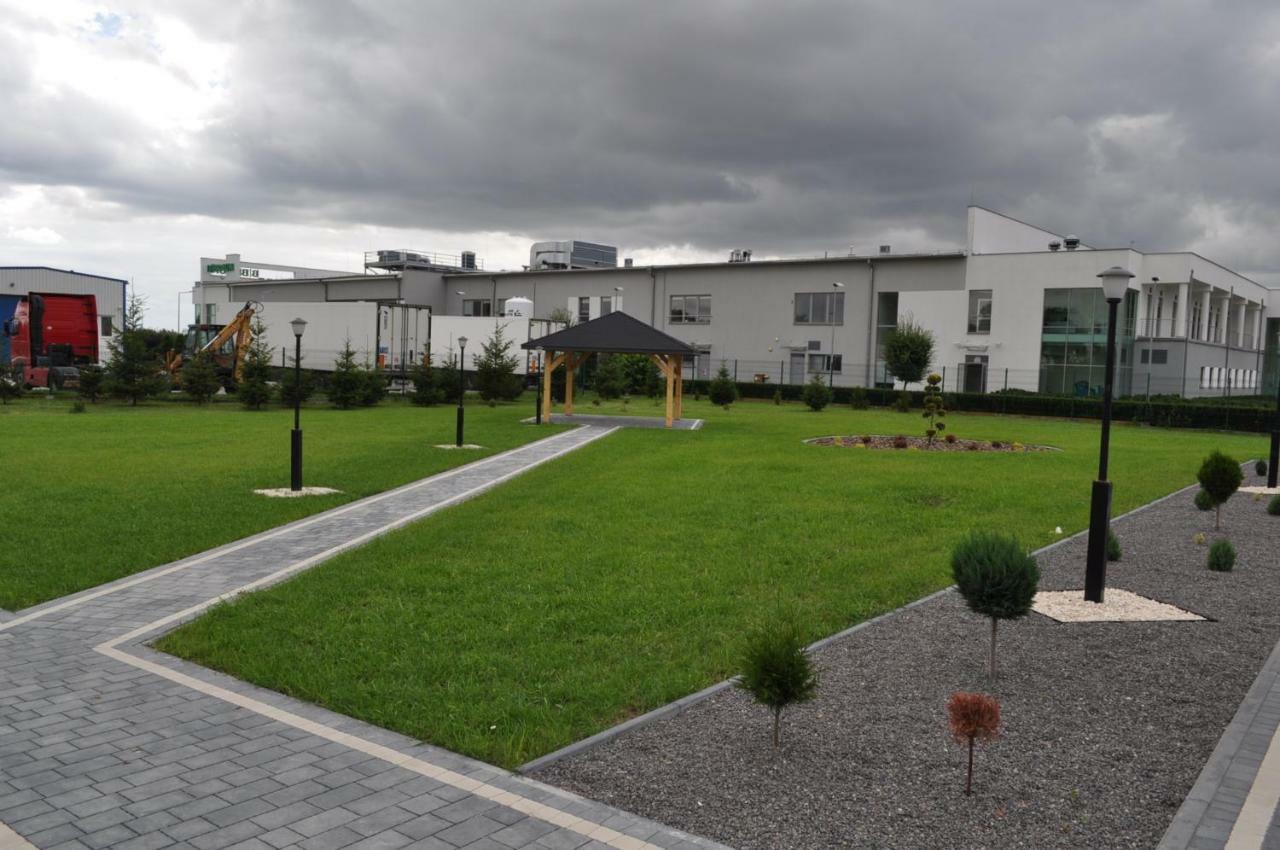 Hotel Pauza Radzyn Podlaski Exterior foto